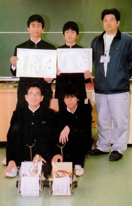 2004(平成16)年1月 嘉手納中学校ロボットクラブが全国優勝