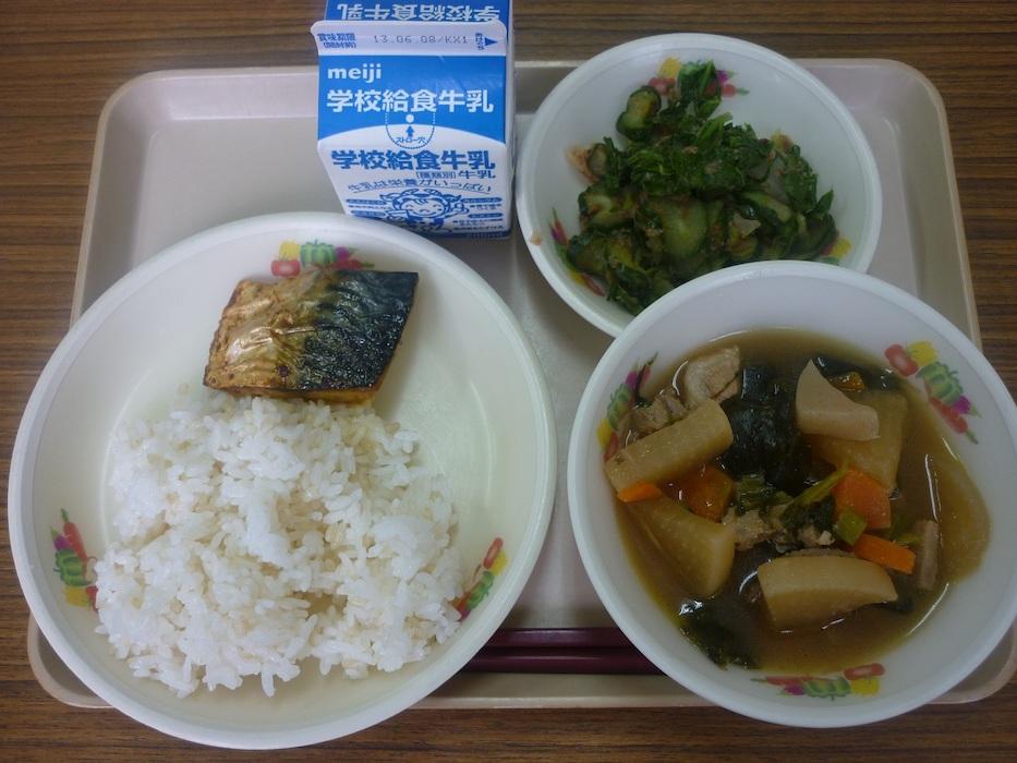 2011(平成23)年4月 小中学校における給食費完全無料化実施